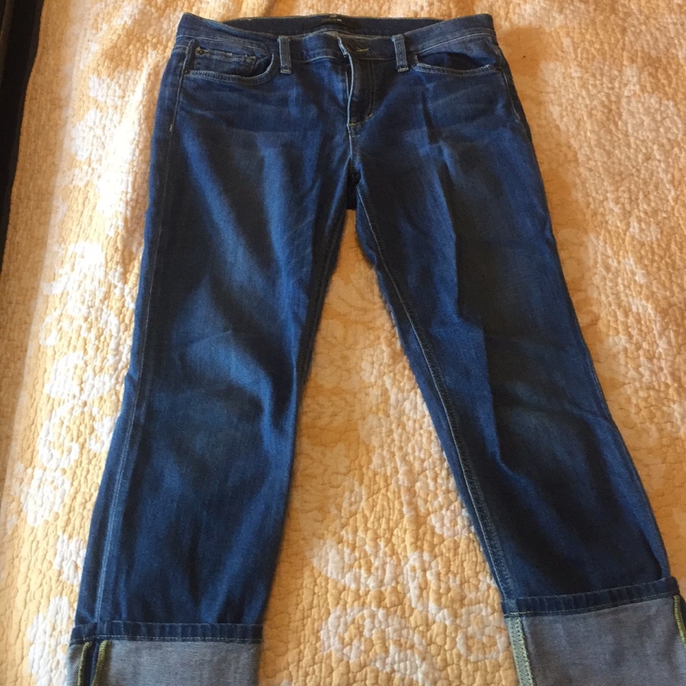 Joe’s Jeans- cropped style with cuff